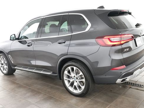 Used 2022 BMW X5 xDrive40i w/ Premium Package AWD/4WD image 3