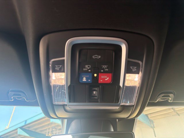 Used 2023 RAM 1500 Laramie AWD/4WD image 29