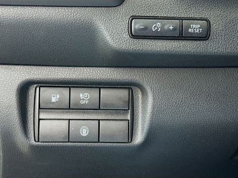 Used 2023 Nissan Leaf S image 17