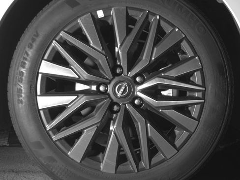 Used 2025 Nissan Altima 2.5 SV image 13