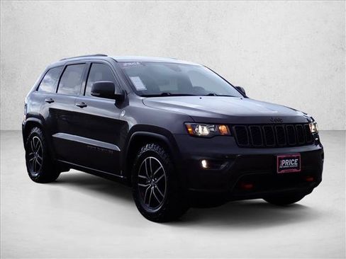 Used 2017 Jeep Grand Cherokee Trailhawk AWD/4WD image 6