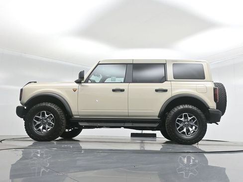 New 2025 Ford Bronco Badlands image 7
