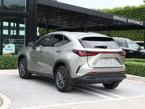 Used 2025 Lexus NX 250 FWD w/ Accessory Package (K3) image 5