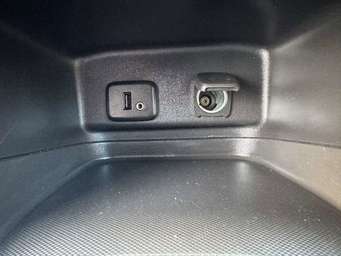 Used 2018 Chevrolet Equinox LT FWD image 18