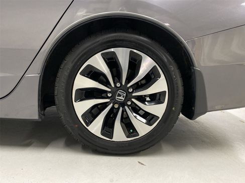 Used 2017 Honda Accord Touring image 23