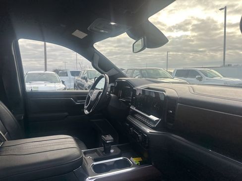 Certified 2023 Chevrolet Silverado 1500 High Country w/ Z71 Off-Road Package image 15