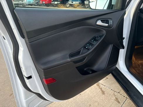 Used 2017 Ford Focus SE image 14