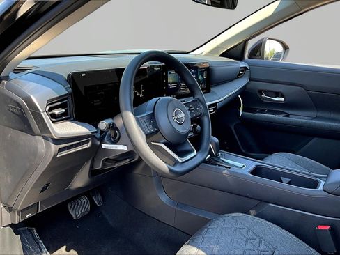 New 2026 Nissan Kicks SV AWD/4WD image 16