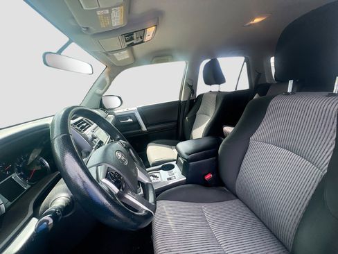 Used 2018 Toyota 4Runner SR5 RWD image 20