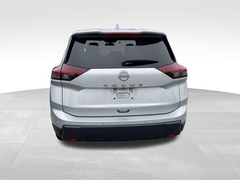Used 2025 Nissan Rogue SV FWD image 11