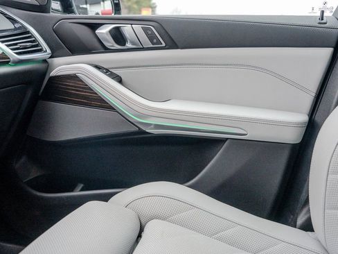 Used 2023 BMW X5 sDrive40i w/ Executive Package image 14