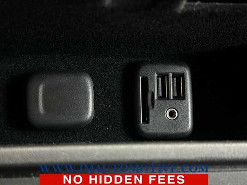 Used 2015 Cadillac Escalade Platinum image 41