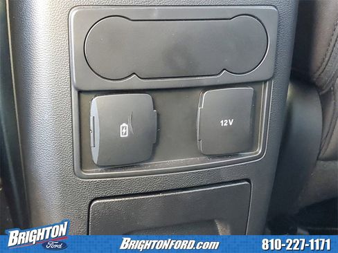 Used 2023 Ford Explorer XLT image 14