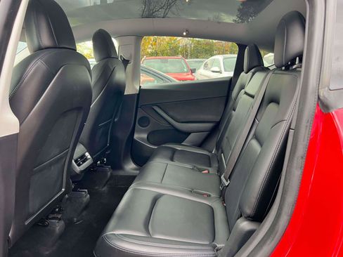 Used 2021 Tesla Model Y Long Range image 14