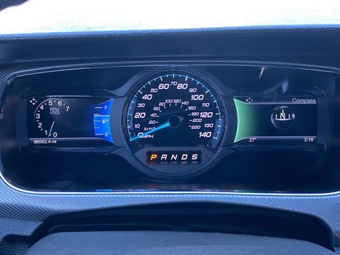 Used 2015 Ford Taurus SHO image 11