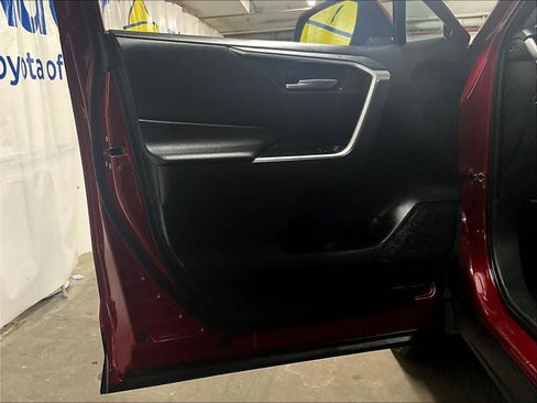 Used 2023 Toyota RAV4 XLE image 9