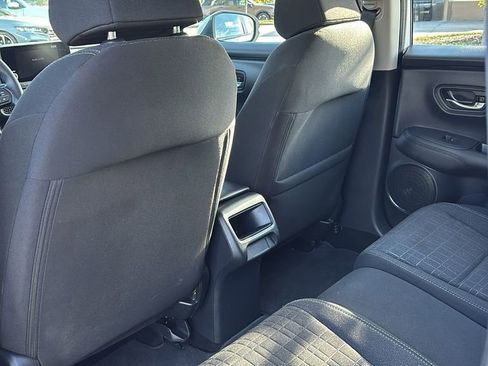 Certified 2025 Honda HR-V LX image 31