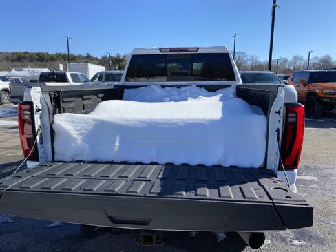 Used 2024 GMC Sierra 3500 Denali image 8