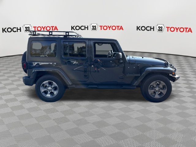 Used 2016 Jeep Wrangler Unlimited Sahara w/ Connectivity Group AWD/4WD image 9
