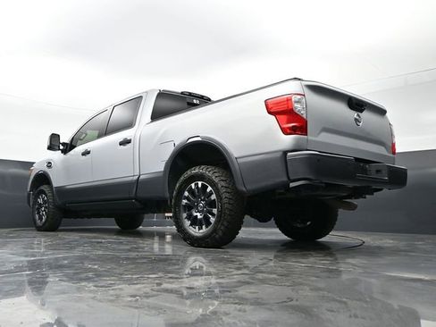 Used 2018 Nissan Titan PRO-4X w/ Pro-4x Convenience Package AWD/4WD image 44
