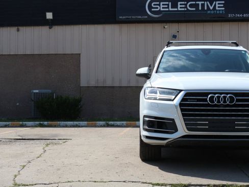 Used 2018 Audi Q7 3.0T Prestige AWD/4WD image 3