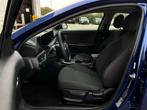 Used 2025 Kia K4 LXS image 10