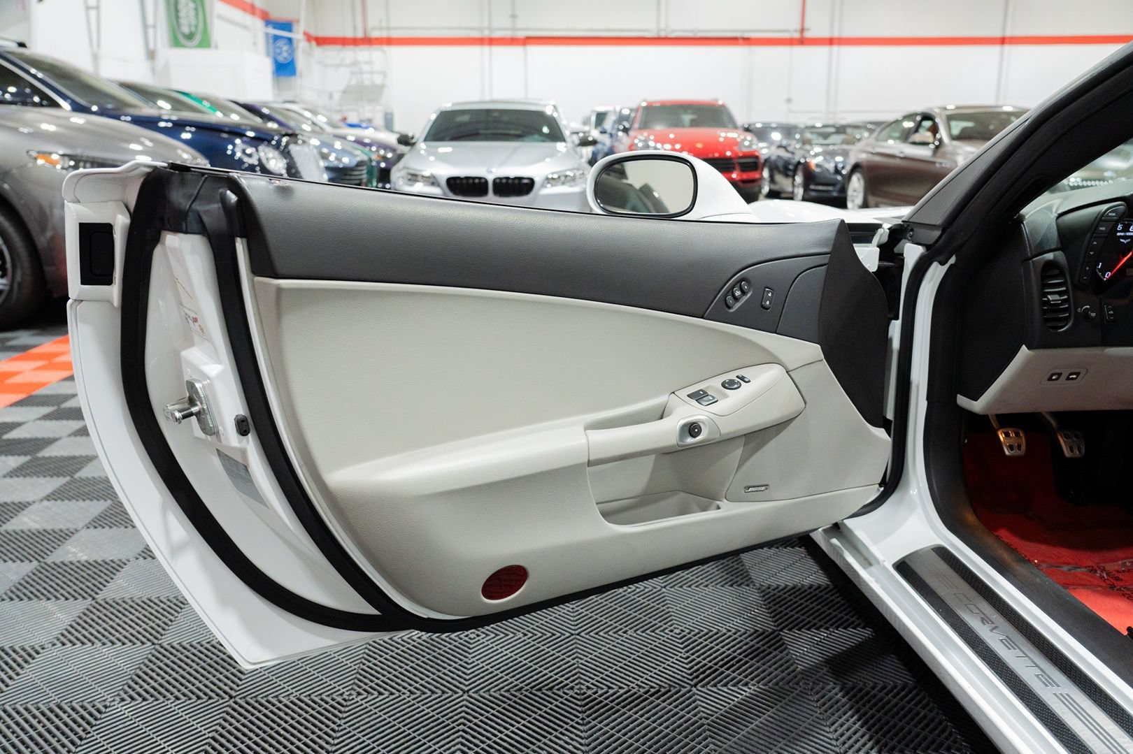 Used 2008 Chevrolet Corvette Convertible w/ Preferred Equipment Group RWD image 14