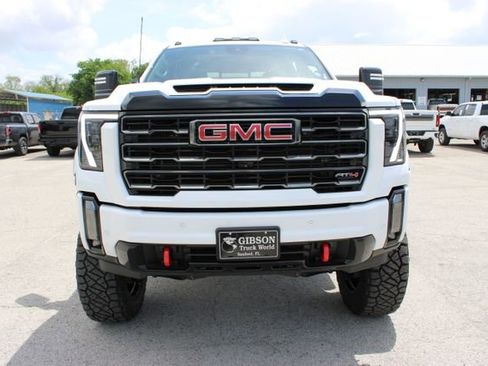 Used 2024 GMC Sierra 2500 AT4 w/ AT4 Premium Plus Package AWD/4WD image 2