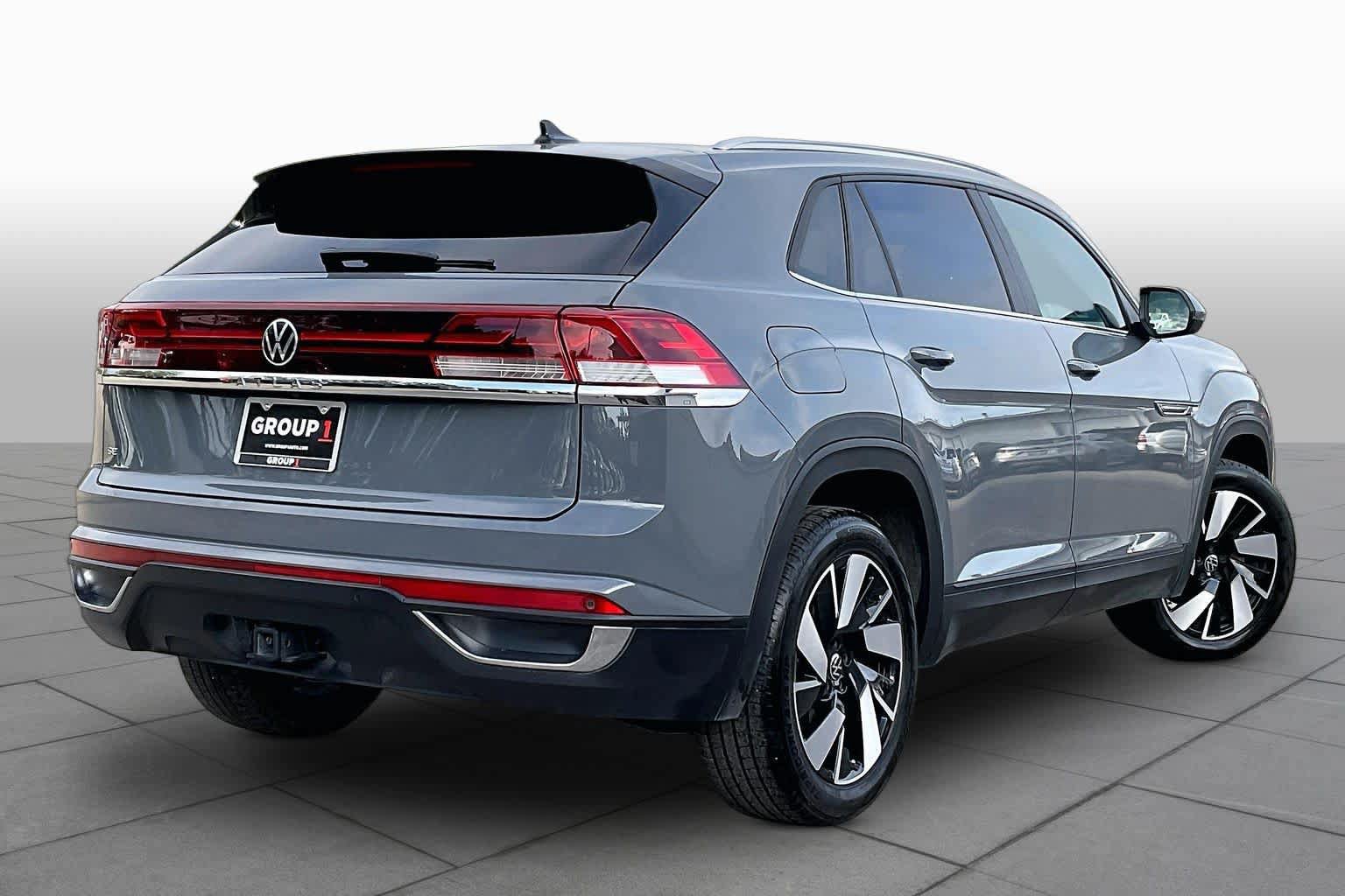Used 2026 Volkswagen Atlas Cross Sport SE FWD image 13