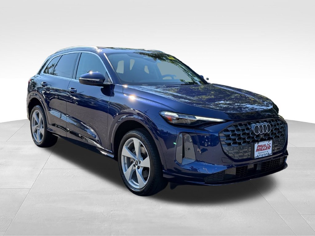 Used 2025 Audi Q5 Premium w/ Premium Plus AWD/4WD image 3