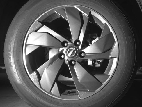 Used 2025 Nissan Rogue SV FWD image 13