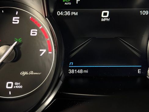 Used 2023 Alfa Romeo Stelvio Veloce AWD/4WD image 19