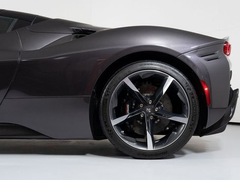 Used 2022 Ferrari SF90 Spider image 14