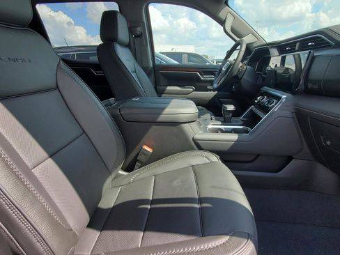 Used 2026 GMC Sierra 1500 Denali w/ Denali Reserve Package image 4