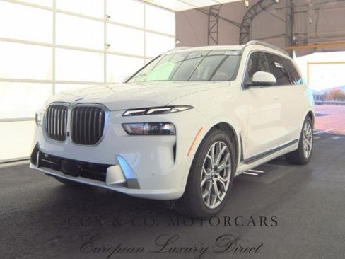 Used 2025 BMW X7 xDrive40i AWD/4WD image 1