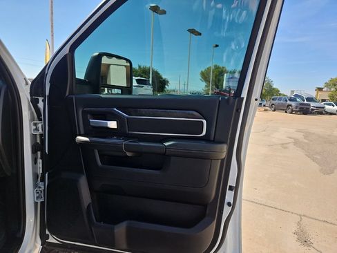 Certified 2024 RAM 2500 Big Horn w/ Sport Appearance Package AWD/4WD image 19