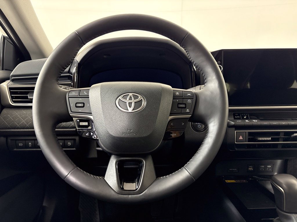 Used 2025 Toyota Camry XLE FWD image 20