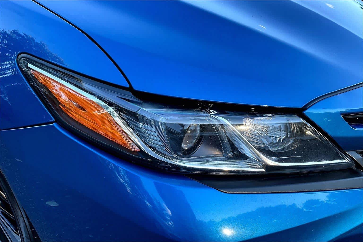 Used 2018 Toyota Camry SE FWD image 25