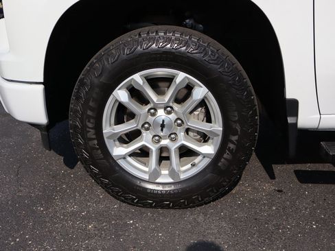 Used 2023 Chevrolet Silverado 1500 RST w/ Z71 Off-Road Package image 30