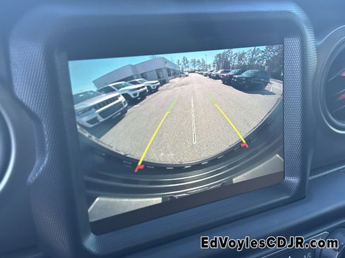 Used 2023 Jeep Wrangler Sport S image 34