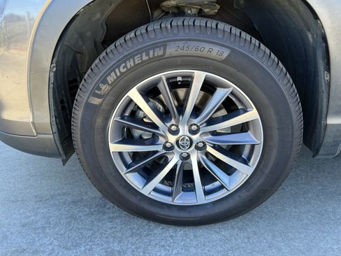 Used 2017 Toyota Highlander XLE image 13