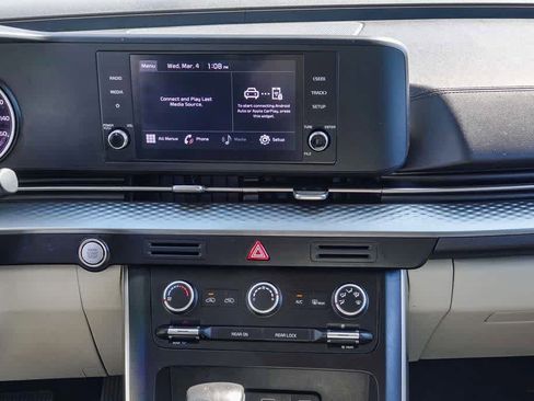 Certified 2022 Kia Carnival LX image 12