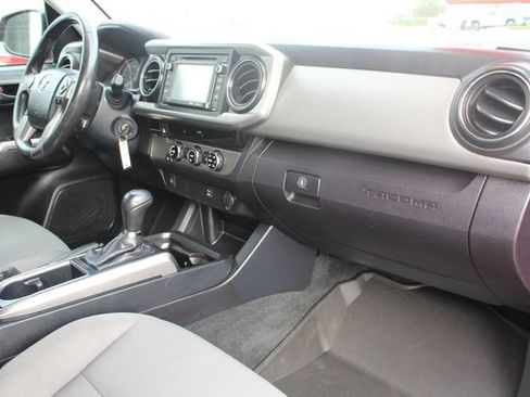 Used 2016 Toyota Tacoma SR5 w/ SR5 Appearance Package (SN) RWD image 31