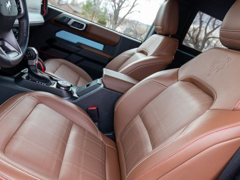 Used 2024 Ford Bronco Heritage Edition image 10