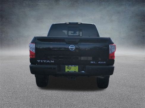 Used 2017 Nissan Titan SL image 8