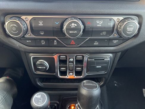 New 2026 Jeep Gladiator Sport image 31