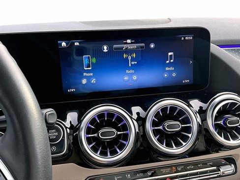 Certified 2025 Mercedes-Benz GLA 250 4MATIC image 12