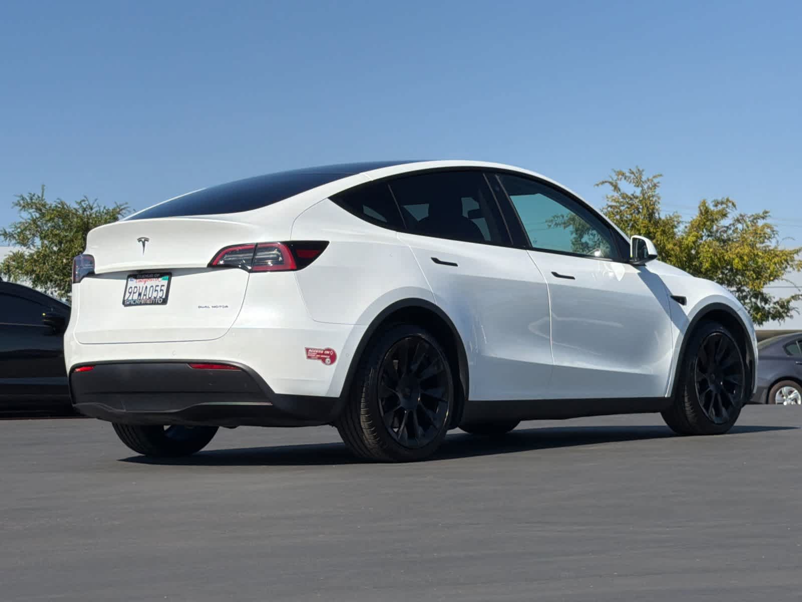 Used 2021 Tesla Model Y Long Range AWD/4WD image 2