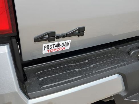 New 2026 Toyota Tacoma TRD Off-Road AWD/4WD image 18
