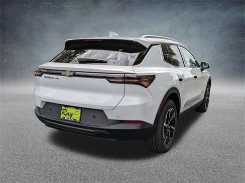 New 2026 Chevrolet Equinox EV LT image 4